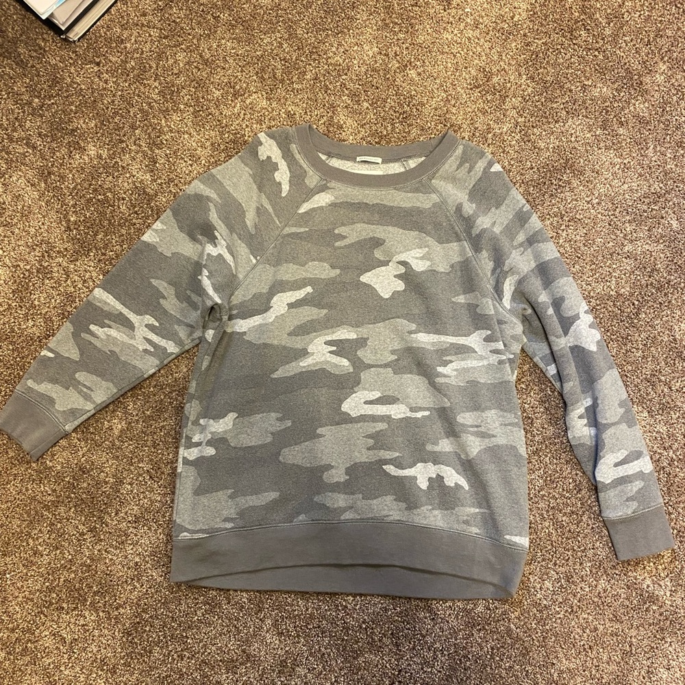 American eagle crew neck
